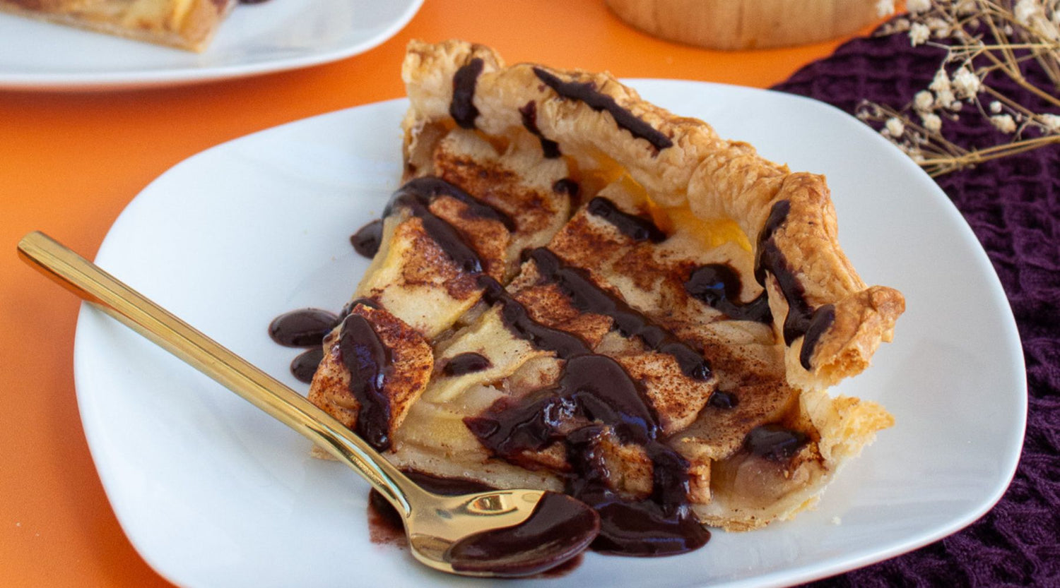 Apple tart with acai coulis