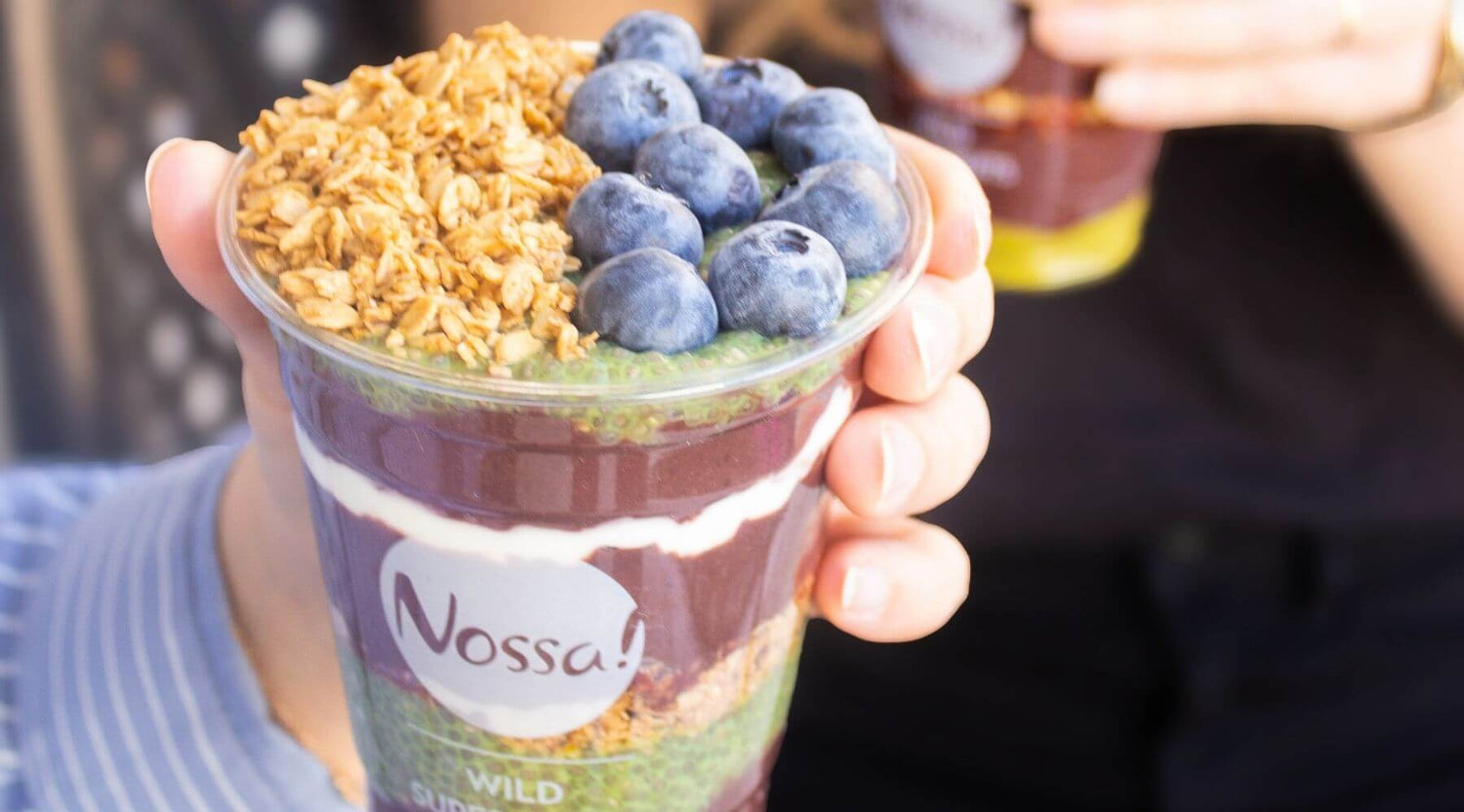 acai bowl y pudin de matcha y chía