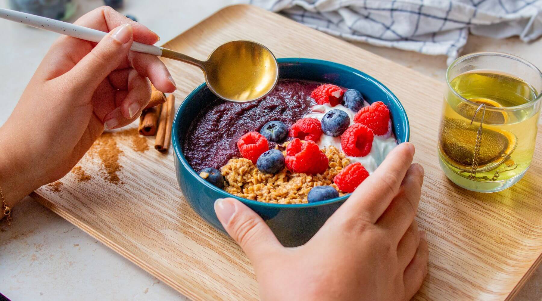 Gachas de canela Nossa y compota de manzana y acai