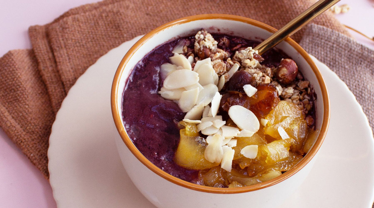 acai bowl pommes caramélisées et amandes effilées Nossa!