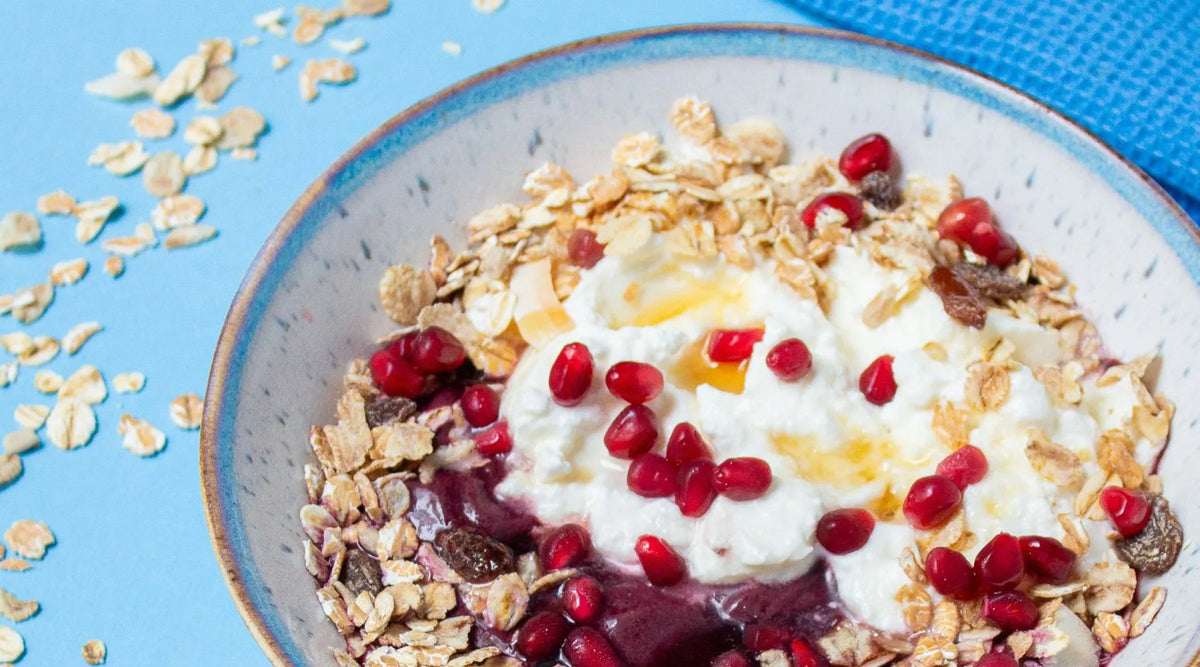Bol de açaí con granada y queso «faisselle»: la receta del chef Matthieu Payet-Godel