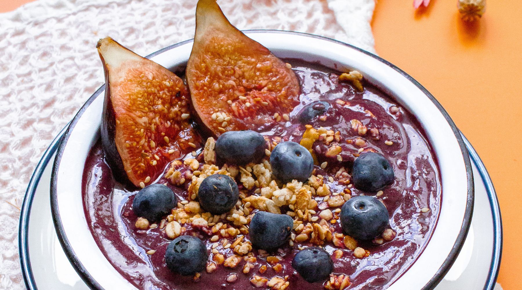 Açai Bowl : Recette facile avec les galets d’açaí Nossa chez Picard